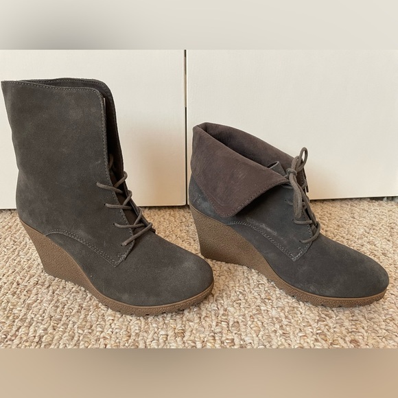 MIA Chaysee Charcoal Suede Wedge Bootie 10M, Can Wear Two Ways! - Picture 2 of 10